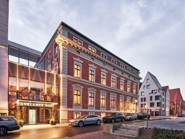 Flyer der Silvesterveranstaltung: Silvester in Anklam | 4 Tage Anklamer Hof 2025/2026