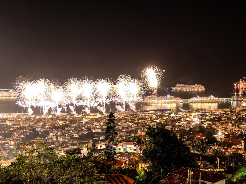 Silvesterveranstaltung: Dreiwöchige Kanaren-Kreuzfahrt über Weihnachten und Silvester mit TUI Cruises