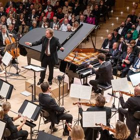 Flyer der Silvesterveranstaltung: Neujahrskonzert in Langen – Philharmonia Frankfurt mit „Ich hätt’ getanzt heut’ Nacht“