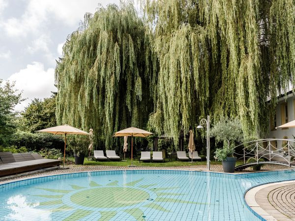 Silvester in Bayern 2025/2026: Wellness & Gourmet im 4★ Antoniushof Ruhstorf