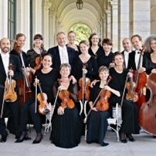 Flyer der Silvesterveranstaltung: Das Bayerische Kammerorchester präsentiert sein Neujahrskonzert in der NeuStadtHalle am Schloss