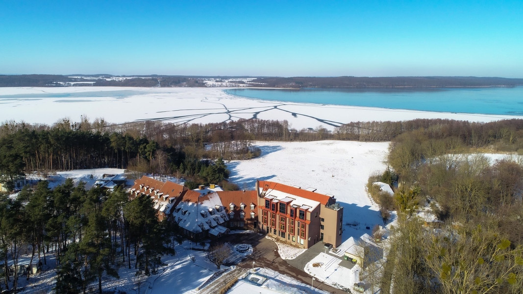 Böllerfreies Silvester mit traumhafter Lasershow am Tollensesee – 6 Tage im 4-Sterne Hotel Bornmühle