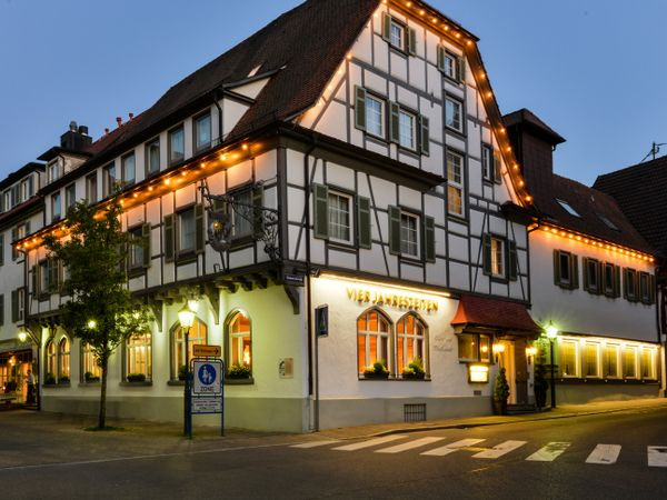 Silvesterveranstaltung: Silvester in Bad Urach im Flair Hotel Vier Jahreszeiten mit Halbpension und Silvesterparty