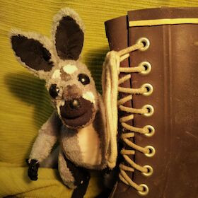 Flyer der Silvesterveranstaltung: Klara Kängurukind (ab 4 Jahren) – Silvestervorstellung im Figurentheater Osnabrück