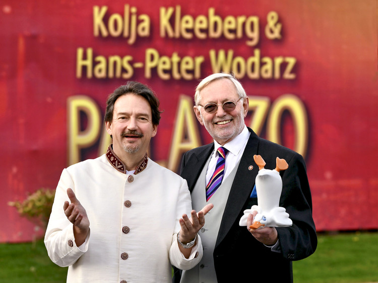 Flyer der Silvesterveranstaltung: Kolja Kleeberg & Hans-Peter Wodarz - PALAZZO Die Silvester Gala 2024 im Spiegelpalast am Bahnhof Zoo