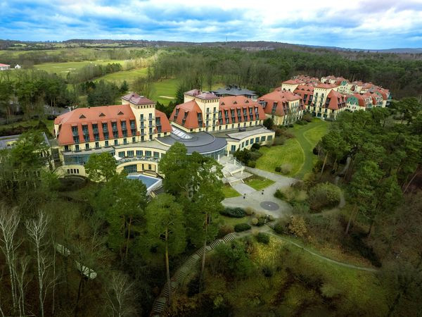 Flyer der Silvesterveranstaltung: Silvester am Schwielowsee – Feiern, Entspannen & Genießen im Precise Resort Werder