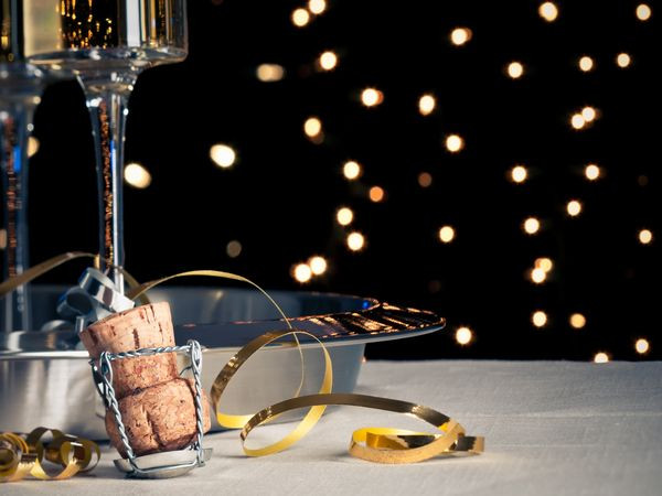 Flyer der Silvesterveranstaltung: Silvesterurlaub 25/26 an der Ostsee: 4 Tage mit Frühstück & Silvesterfeier imDIUNE Hotel & Resort
