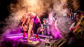 Silvesterveranstaltung: Hamburger Hafenvarieté an Silvester im Lessingtheater