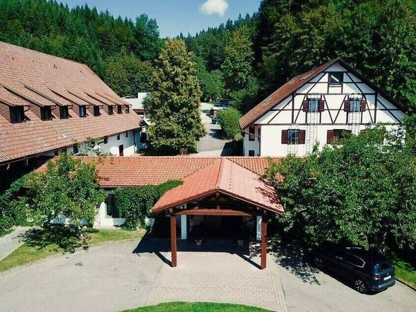 Silvester im Allgäu 2025/2026: Festlicher Jahreswechsel im Hotel Allgäu Residenz mit Feuerwerk & Live-Musik
