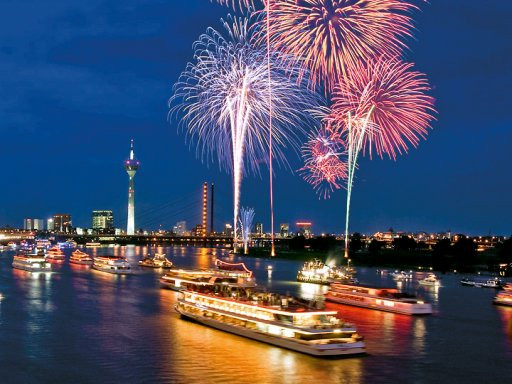 Silvesterveranstaltung: Silvester 2024 in Düsseldorf mit Silvester-Schiffsparty und Übernachtung im NH Düsseldorf City