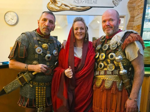 Silvester 2026 mit Galamenü und Römern im Fini-Resort Badenweiler