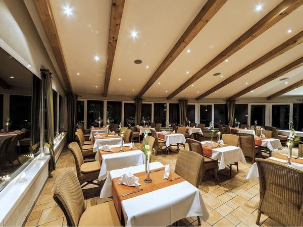 Jahreswechsel am Tollensesee – 3 Nächte voller Natur, Genuss & Silvesterzauber im Seehotel Heidehof