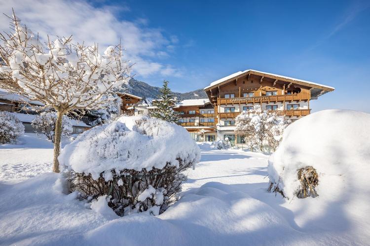 Wellnessurlaub über Silvester in den Bergen 2026/27 im Gartenhotel Crystal in Fügen