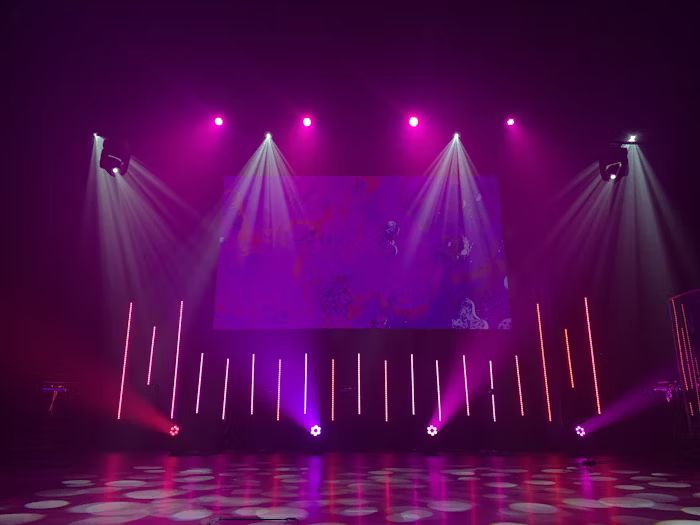 Flyer der Silvesterveranstaltung: Ades Zabel & Company – Silvestershow 2025 im BKA Theater Berlin