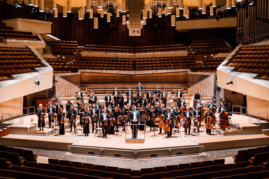 Silvesterveranstaltung: Silvesterkonzert 2024 mit den Leipziger Philharmonikern in der Kongresshalle am Zoo Leipzig