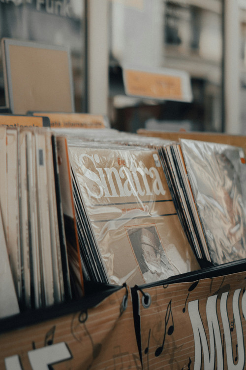 Flyer der Silvesterveranstaltung: Silvester mit Stil – Sinatra Show in der Stadthalle Ratingen