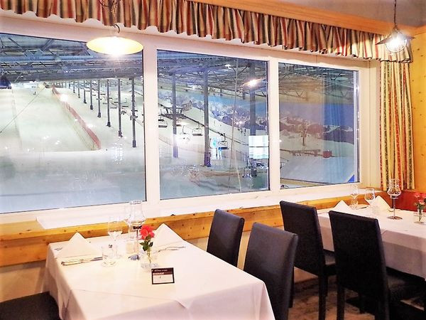 Silvester an der Skihalle – Jahreswechsel im Van der Valk Hotel Wittenburg mit Party & Pistenaction