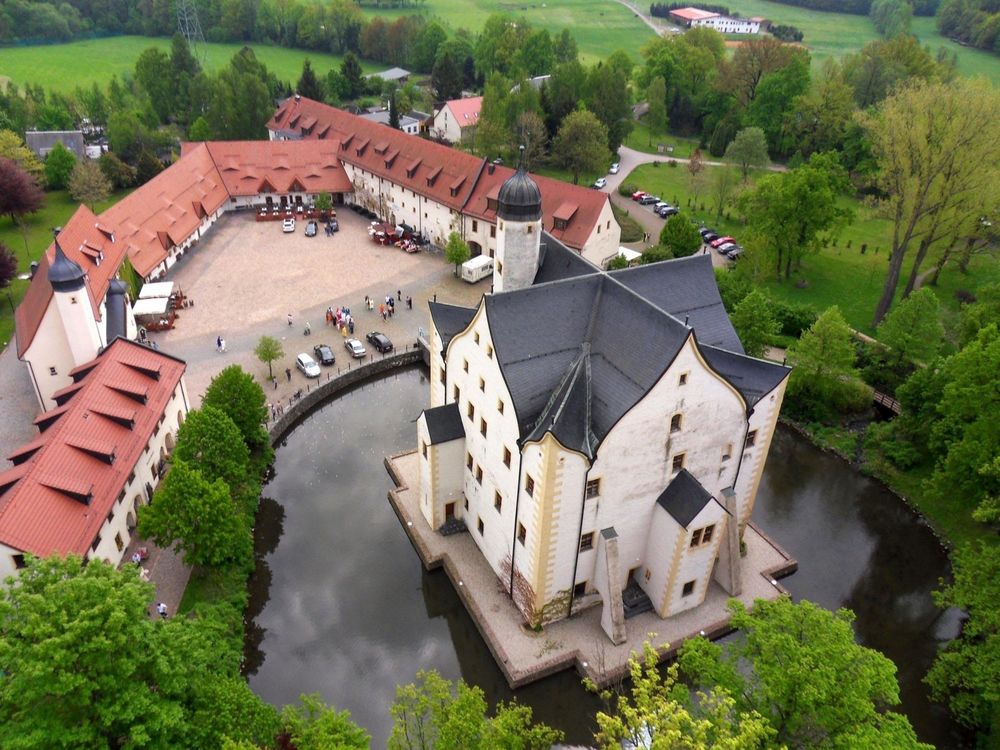 Silvesterveranstaltung: Stilles Silvester 2024 für Genießer im Wasserschloss Klaffenbach Schlosshotel Chemnitz