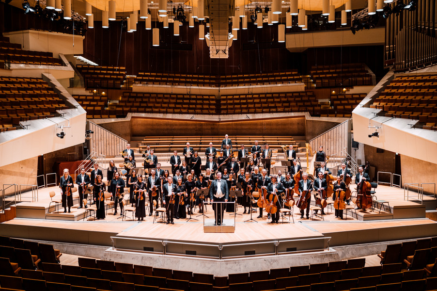 Silvesterveranstaltung: Silvesterkonzert 2024 mit den Leipziger Philharmonikern in der Kongresshalle am Zoo Leipzig