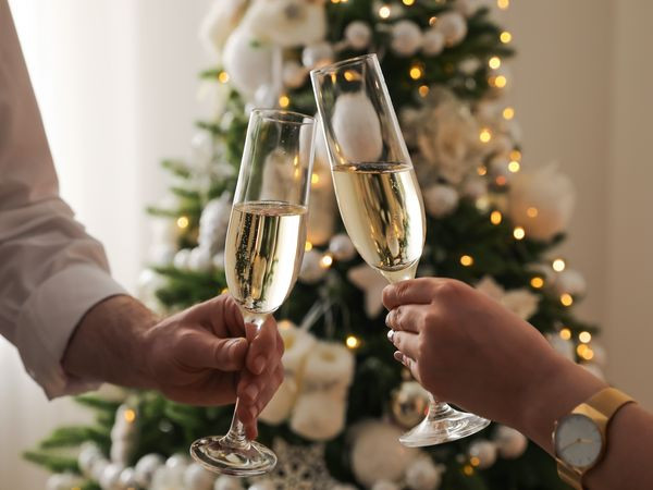 Flyer der Silvesterveranstaltung: Silvester in Erfurt 2025/2026: Entspannter Jahreswechsel im Dorint Hotel am Dom