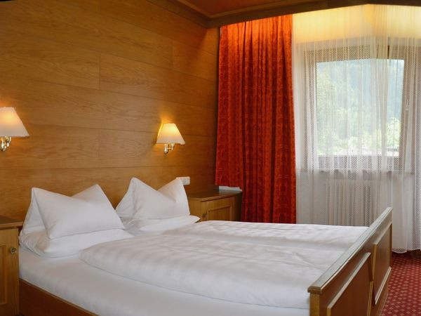 Winterzauber in der Zillertaler Bergwelt 2025/26 – 7 Nächte im Hotel Strolz