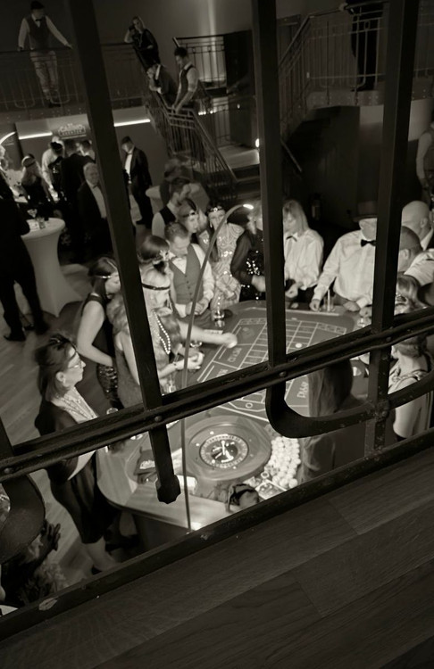 Silvester 2025 in Dresden: Die Goldene Nacht im LÖWENSAAL – Glamour & Genuss im Stil der 1920er