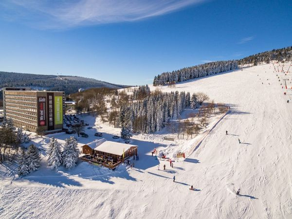 Flyer der Silvesterveranstaltung: 5 Tage Silvester am Fichtelberg in Oberwiesenthal AHORN Hotel