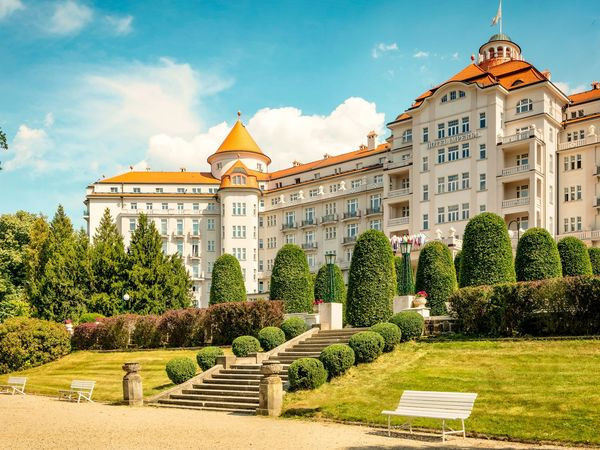Flyer der Silvesterveranstaltung: Luxuriöse Wellness-Auszeit in Karlsbad