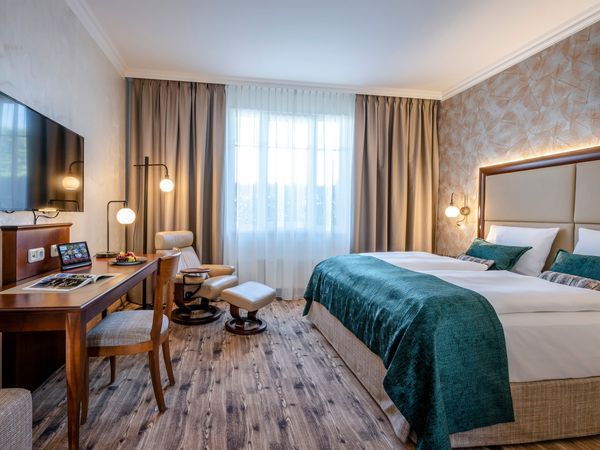 Silvester 2025 bei München: 3 Tage im TOP Familienhotel mit Gala-Dinner & Spa – ab 494 € p.P.