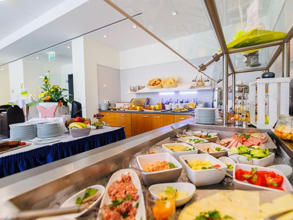 Silvester 2025 in Riesa – Feiern im traditionellen Brauhaus mit Übernachtung im 4* Mercure Hotel