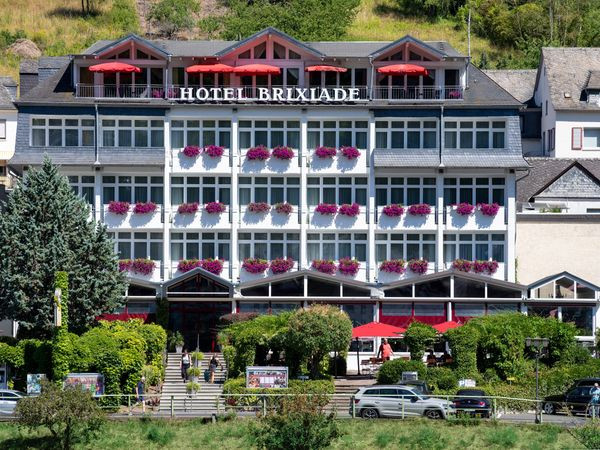 Feiern Sie Silvester 2024 an der Mosel im Moselstern-Hotel Brixiade & Triton