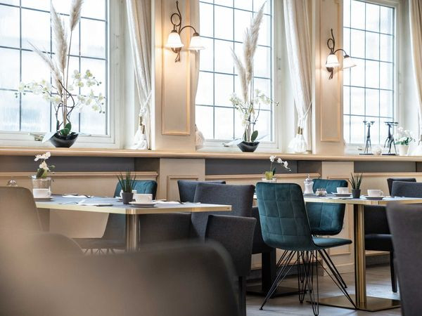 Silvesterurlaub in Bad Urach – 8 Tage im Flair Hotel Vier Jahreszeiten inkl. Silvesterbuffet, DJ & AlbTherme | Schwäbische Alb