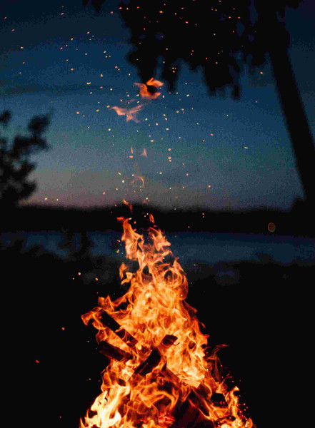 Silvesterveranstaltung: Das neue Jahr mit einem Lagerfeuer an der Isar begrüßen - ohne Knaller