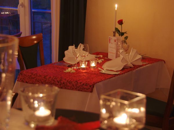 Flyer der Silvesterveranstaltung: Silvester 2025 im Odenwald: Candle-Light & Wellness im Hotel Jakob