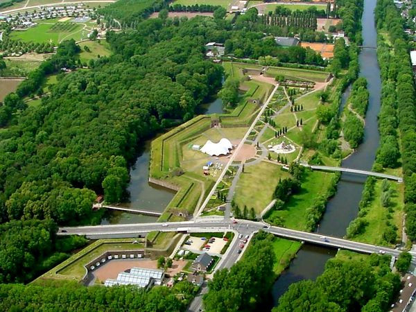 Silvester 2024 mit Kindern im JUFA Hotel Jülich im Brückenkopf-Abenteuer-Park