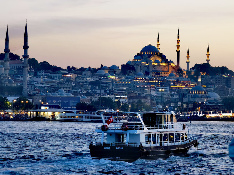 Flyer der Silvesterveranstaltung: 7 Tage Istanbul – Entspannt erleben zum Jahreswechsel 25/26