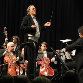 Flyer der Silvesterveranstaltung: Neujahrskonzert 2026 – Glanzvoller Jahresauftakt mit den Smetana Philharmonikern Prag