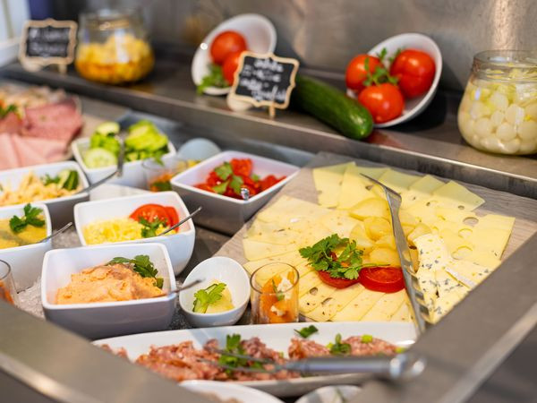 Silvester 2025 in Riesa – Feiern im traditionellen Brauhaus mit Übernachtung im 4* Mercure Hotel