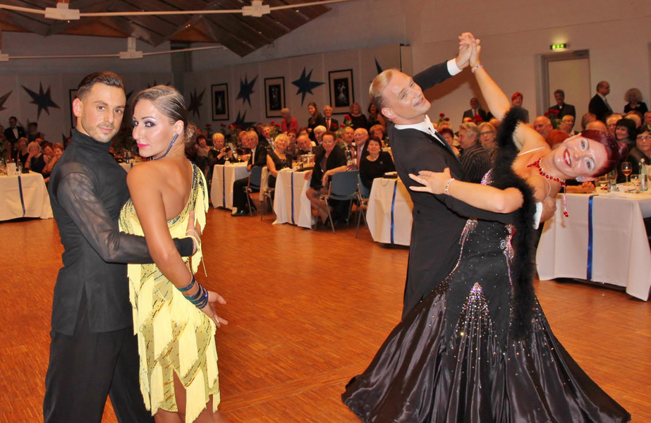 Silvesterveranstaltung: Silvesterball 2022 in der Kulturhalle Remchingen