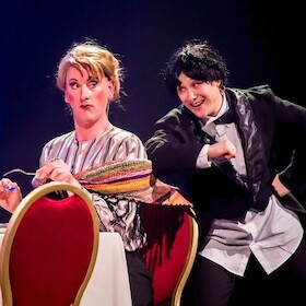 Silvesterveranstaltung: Dinner for One 2024: Die beschwipste Musicalkomödie – Teil 2