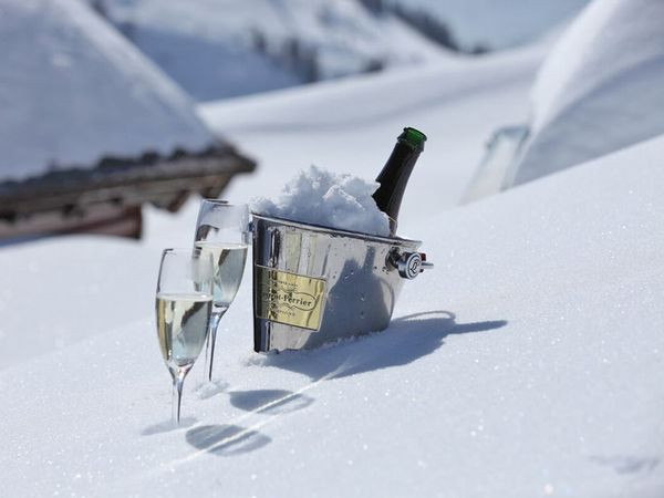 Flyer der Silvesterveranstaltung: Silvester im Allgäu 2025/2026: Festlicher Jahreswechsel im Hotel Allgäu Residenz mit Feuerwerk & Live-Musik