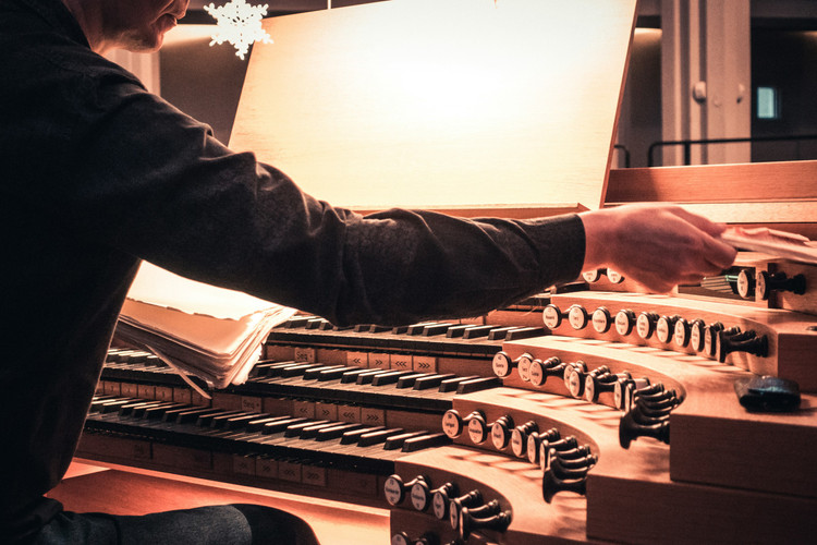 Flyer der Silvesterveranstaltung: Orgelkonzert zu Silvester 2024 im Kulturpalast Dresden