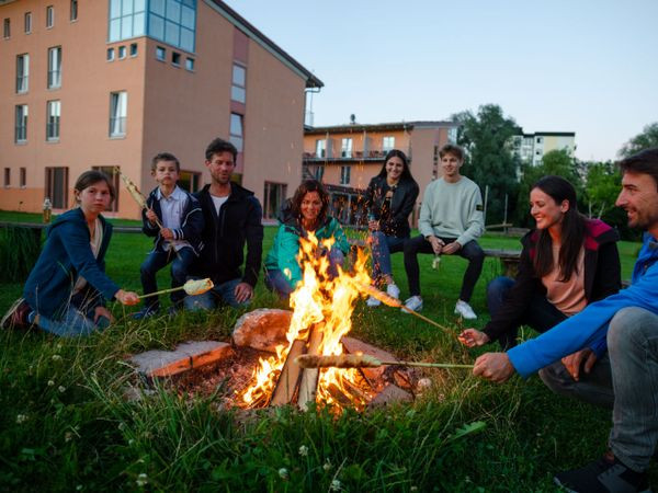 Familien-Silvester 2024 im Allgäu: JUFA Familienresort Kempten